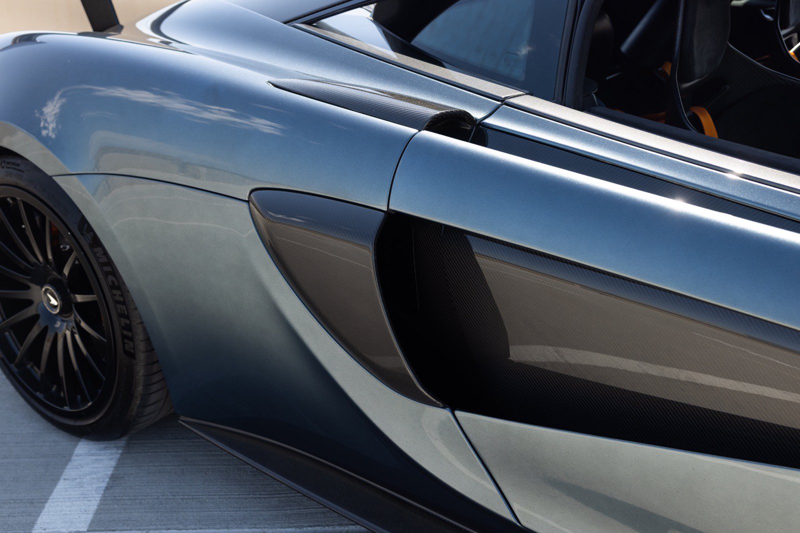 Used 2020 McLaren 620R RWD image 29