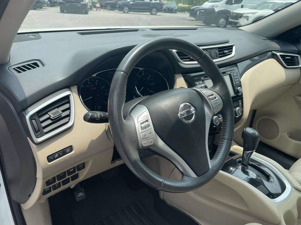 Used 2016 Nissan Rogue SL w/ SL Premium Package FWD image 18