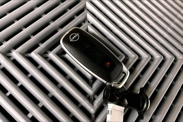 New 2025 Nissan Kicks SR w/ Illumination Package image 14