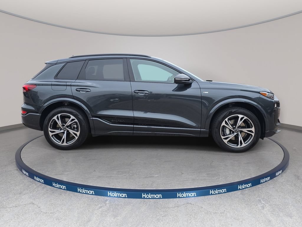 New 2027 Audi Q6 e-tron Premium Plus RWD image 4