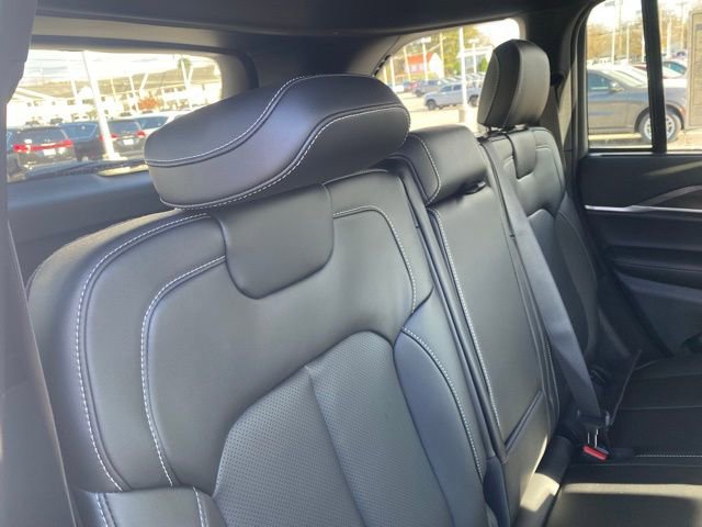 New 2025 Jeep Grand Cherokee Limited w/ Luxury Tech Group II image 34