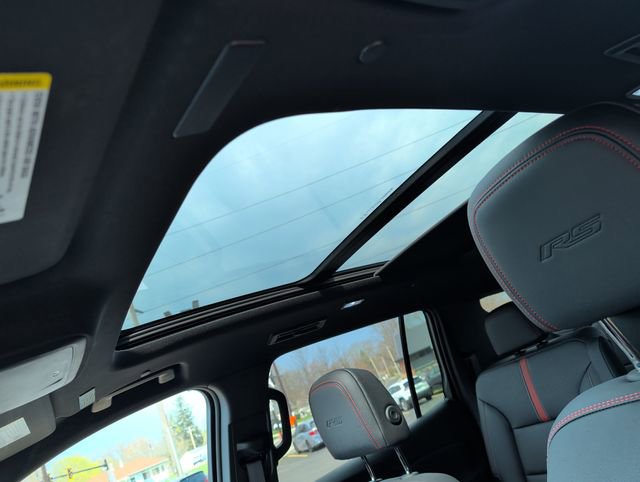 Used 2025 Chevrolet Traverse RS w/ LPO, Floor Liner Package image 4