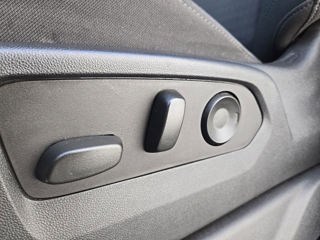 Used 2023 Chevrolet Silverado 1500 Custom image 18