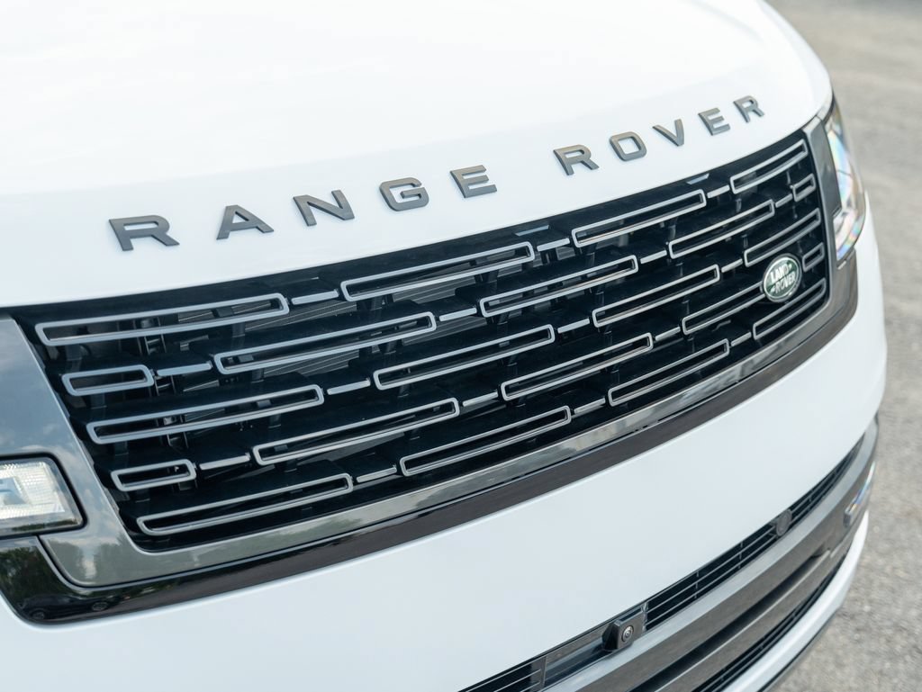 New 2026 Land Rover Range Rover Long Wheelbase SE AWD/4WD image 16