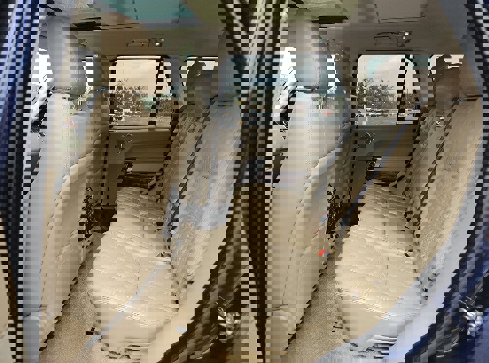 Used 2016 Land Rover Range Rover HSE image 14