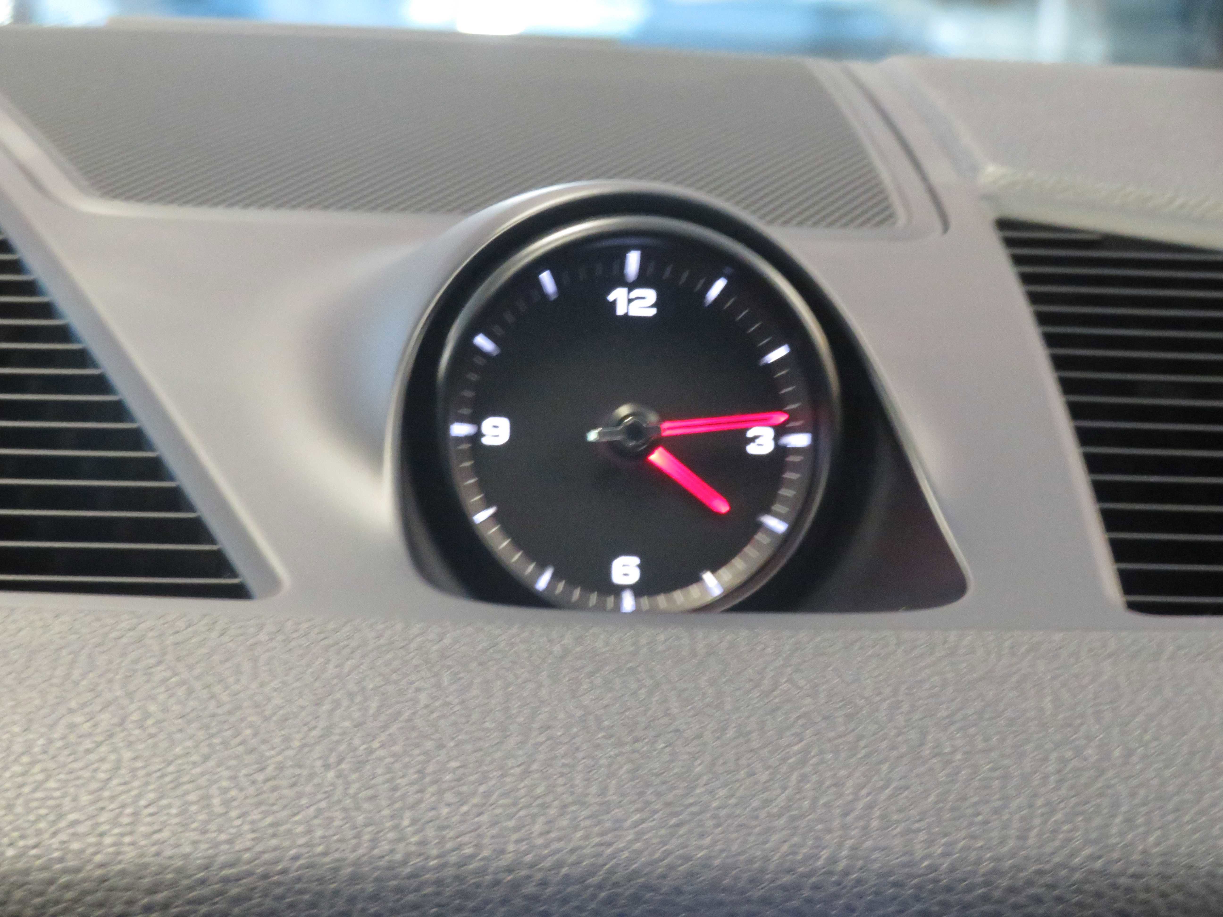 Used 2020 Porsche Cayenne S image 37