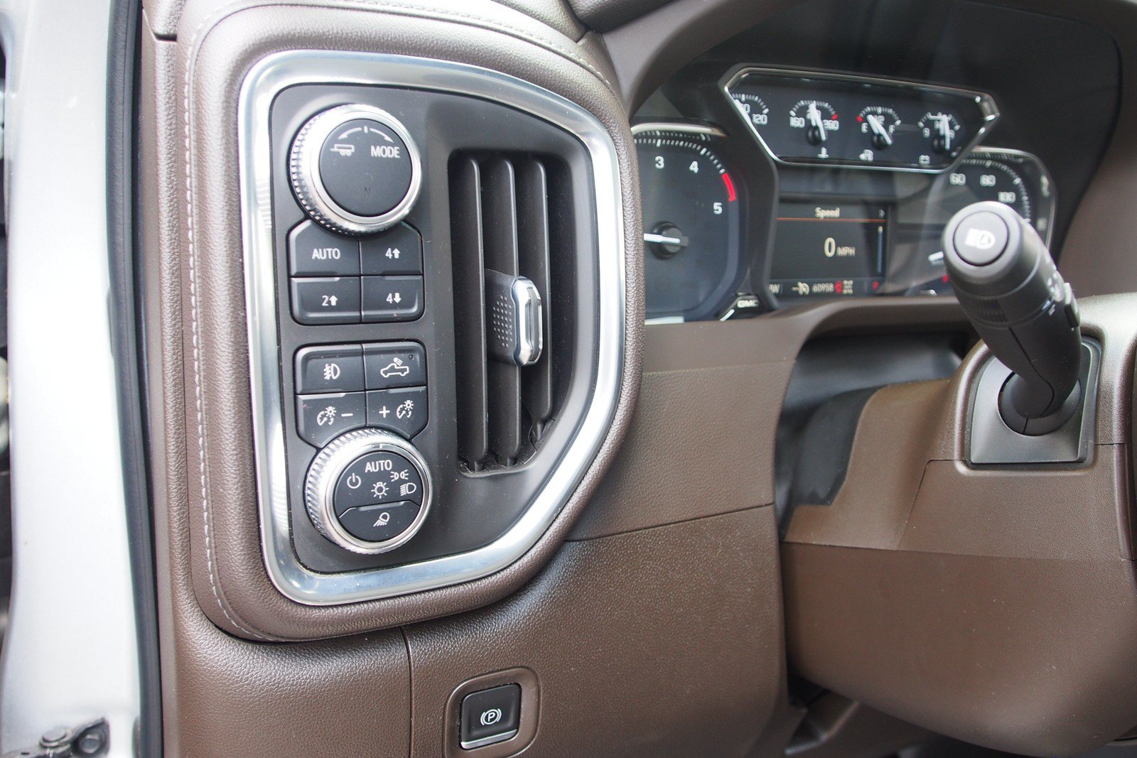 Used 2022 GMC Sierra 3500 SLE w/ SLE Convenience Package AWD/4WD image 18