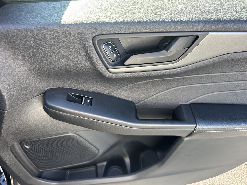 Used 2025 Ford Escape Active AWD/4WD image 14