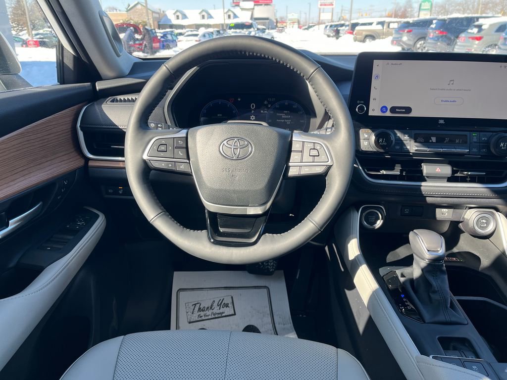 Certified 2025 Toyota Grand Highlander Platinum image 13