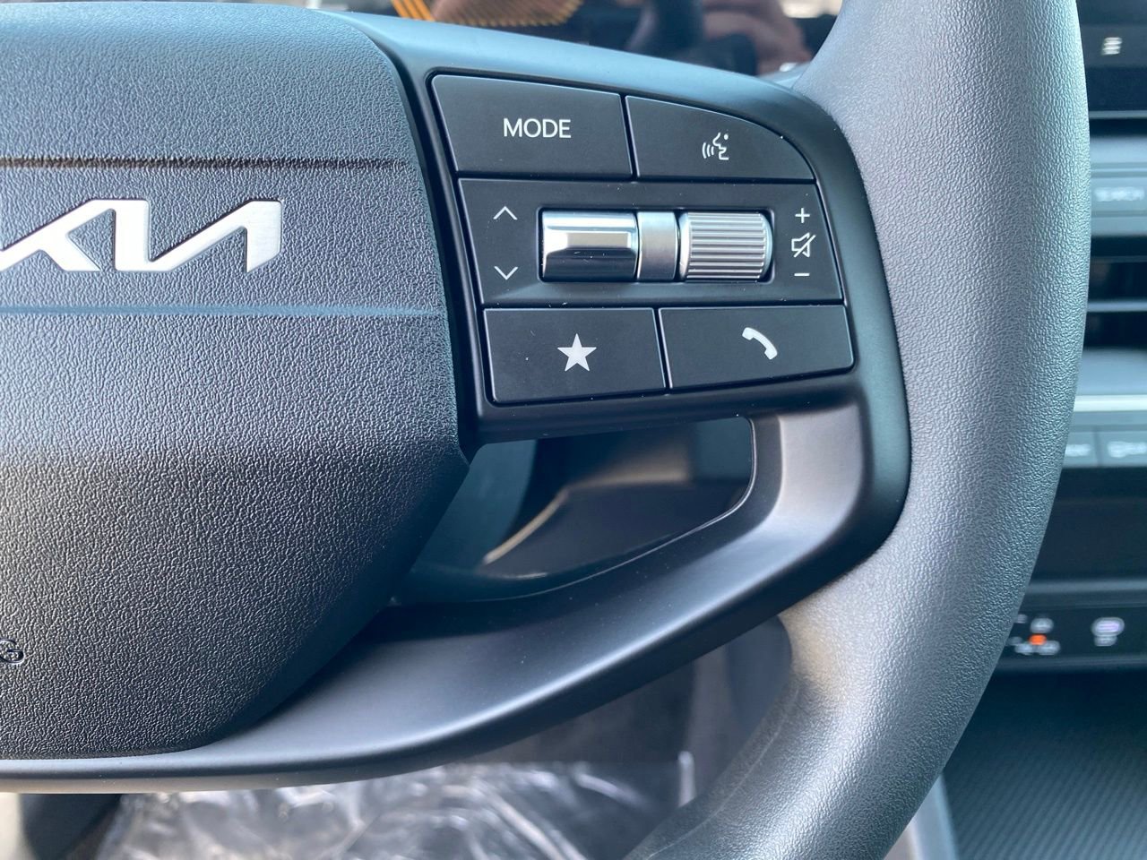 New 2026 Kia K4 LXS image 16