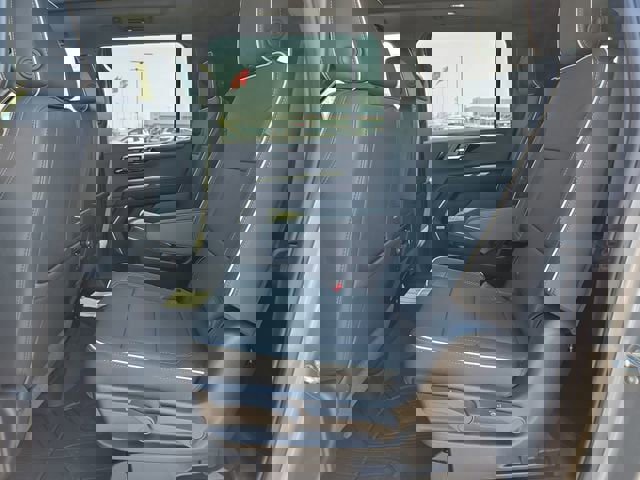 New 2026 Chevrolet Suburban Premier image 11