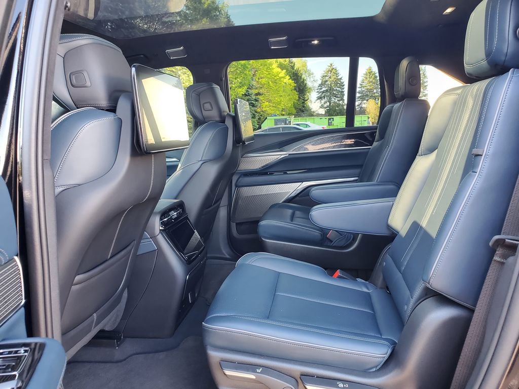 Used 2025 Cadillac Escalade IQ Sport 2 AWD/4WD image 39