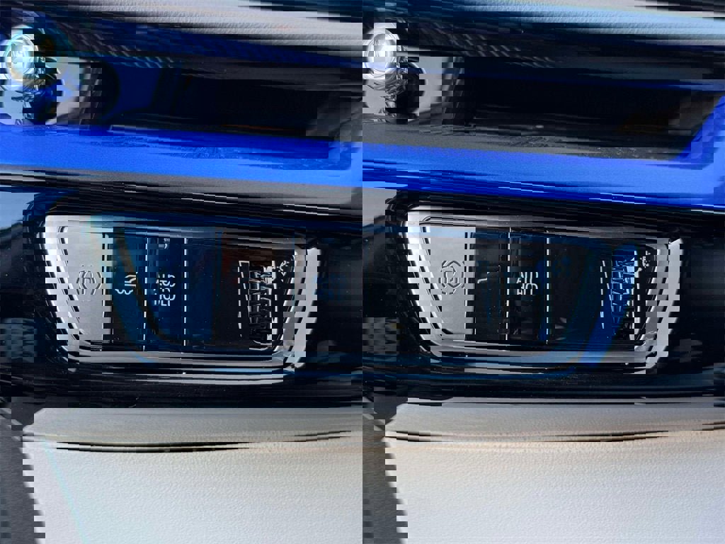 New 2026 Cadillac Optiq Luxury 2 image 20