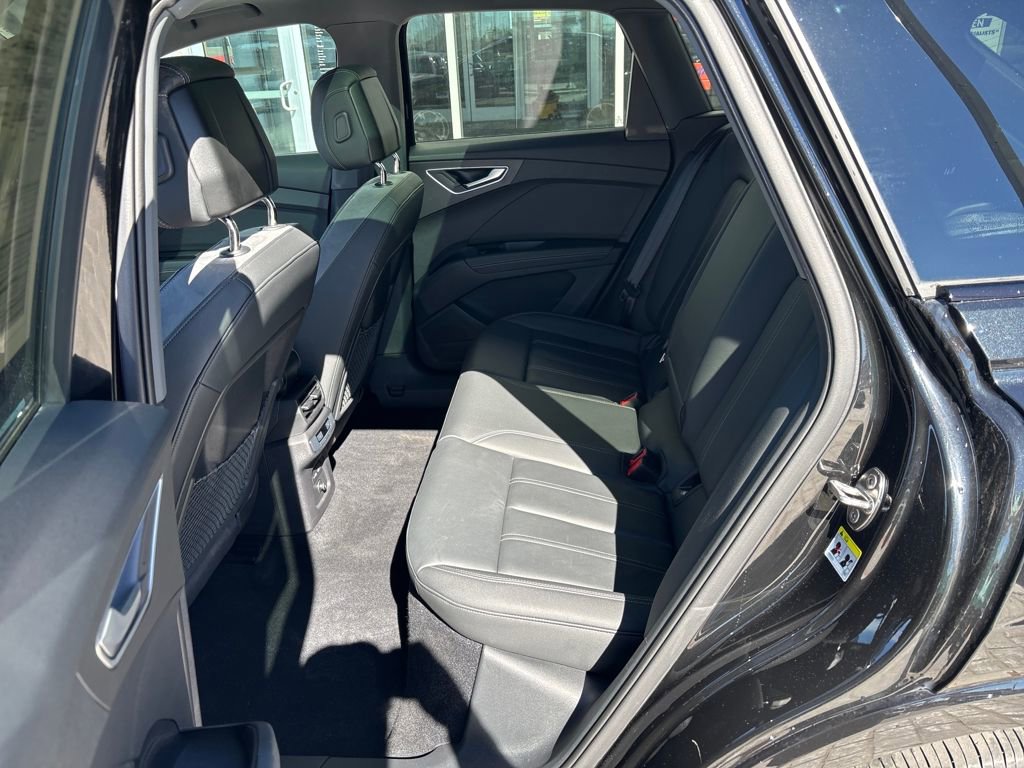 Used 2024 Audi Q4 e-tron Premium Plus image 26