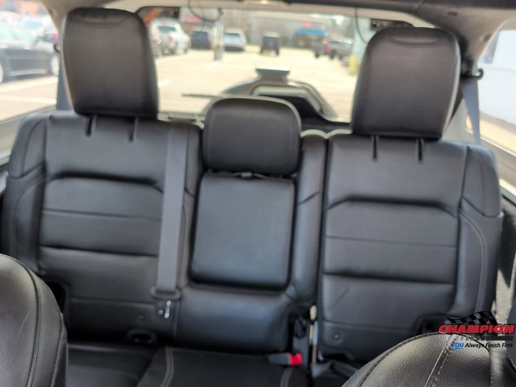 Used 2018 Jeep Wrangler Unlimited Sahara image 28