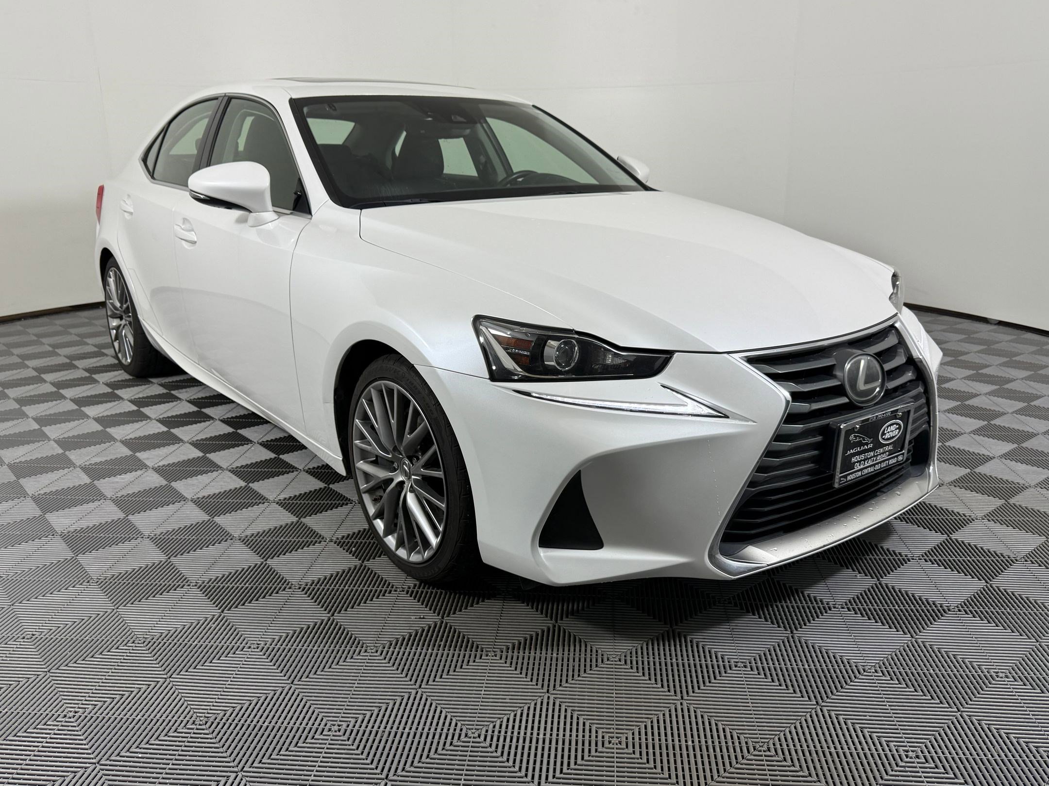 Used 2019 Lexus IS 300 AWD image 7