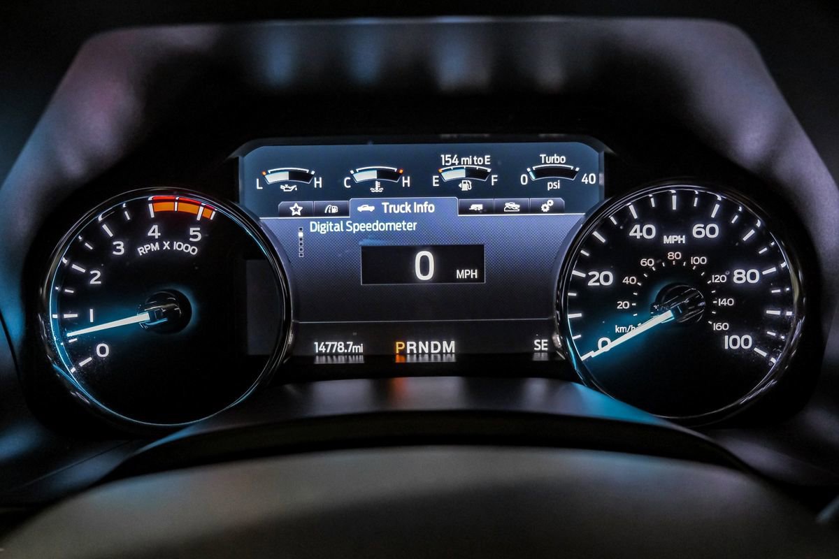 Used 2022 Ford F450 Platinum w/ FX4 Off-Road Package image 19