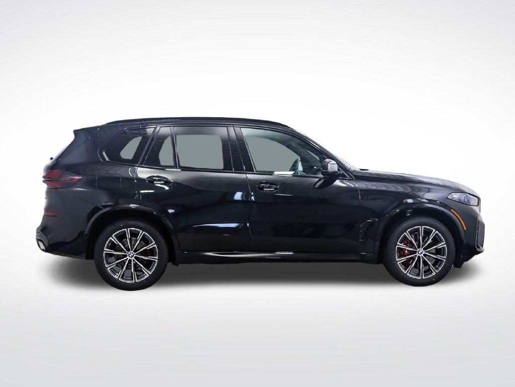 New 2026 BMW X5 xDrive40i w/ M Sport Package AWD/4WD image 6