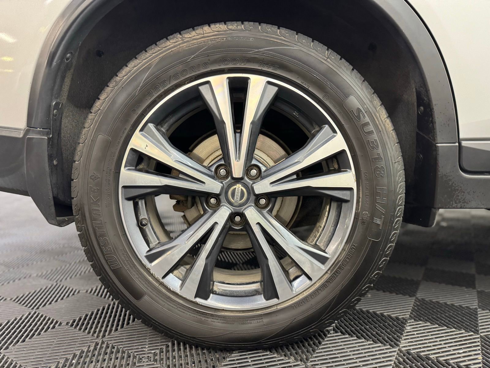 Used 2017 Nissan Rogue SL w/ SL Premium Package image 9