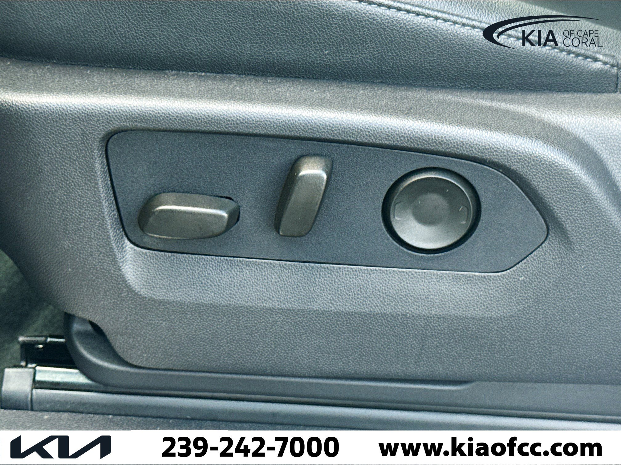 Used 2026 GMC Sierra 1500 SLT AWD/4WD image 22