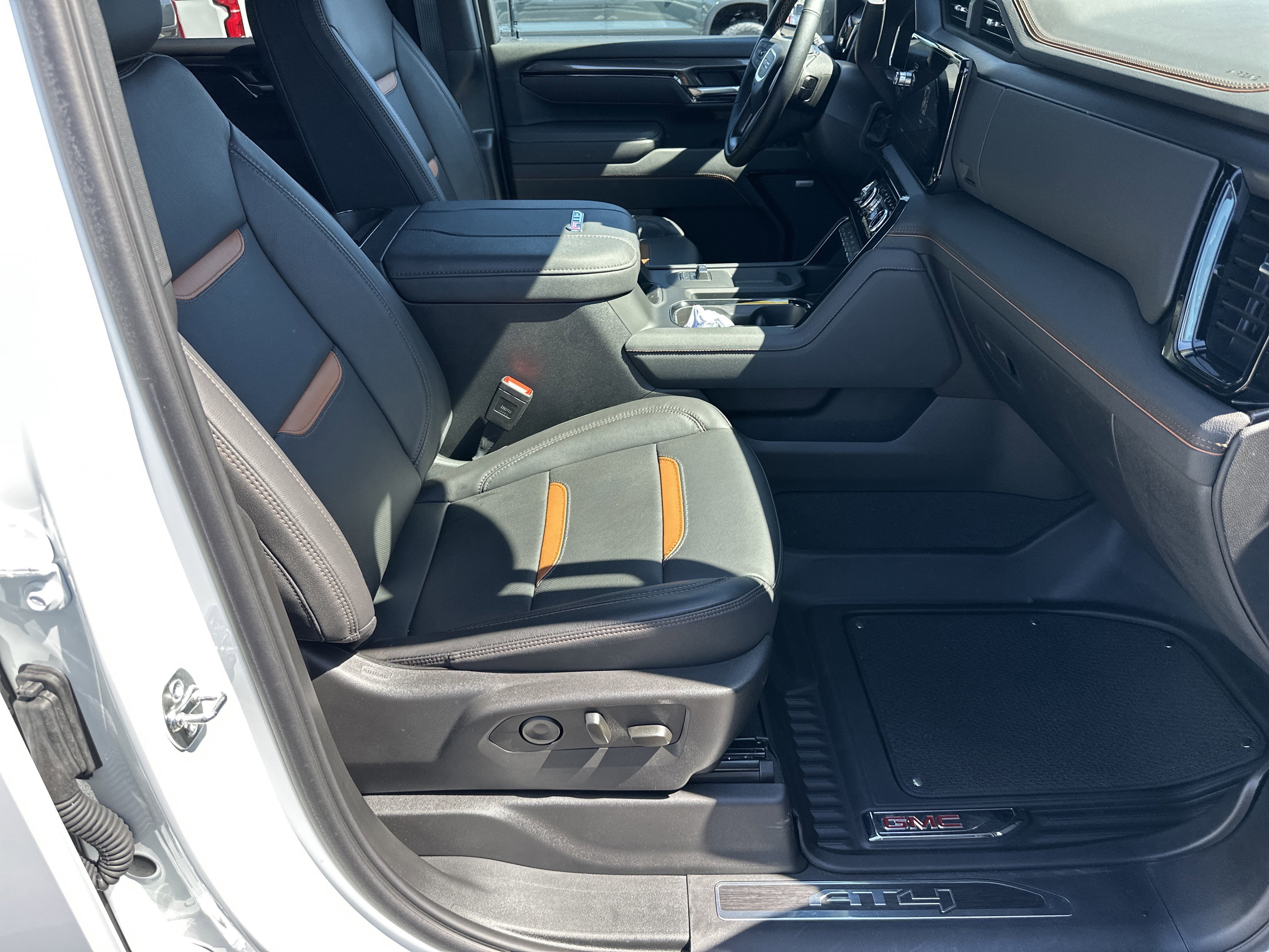 Certified 2025 GMC Sierra 2500 AT4 image 14