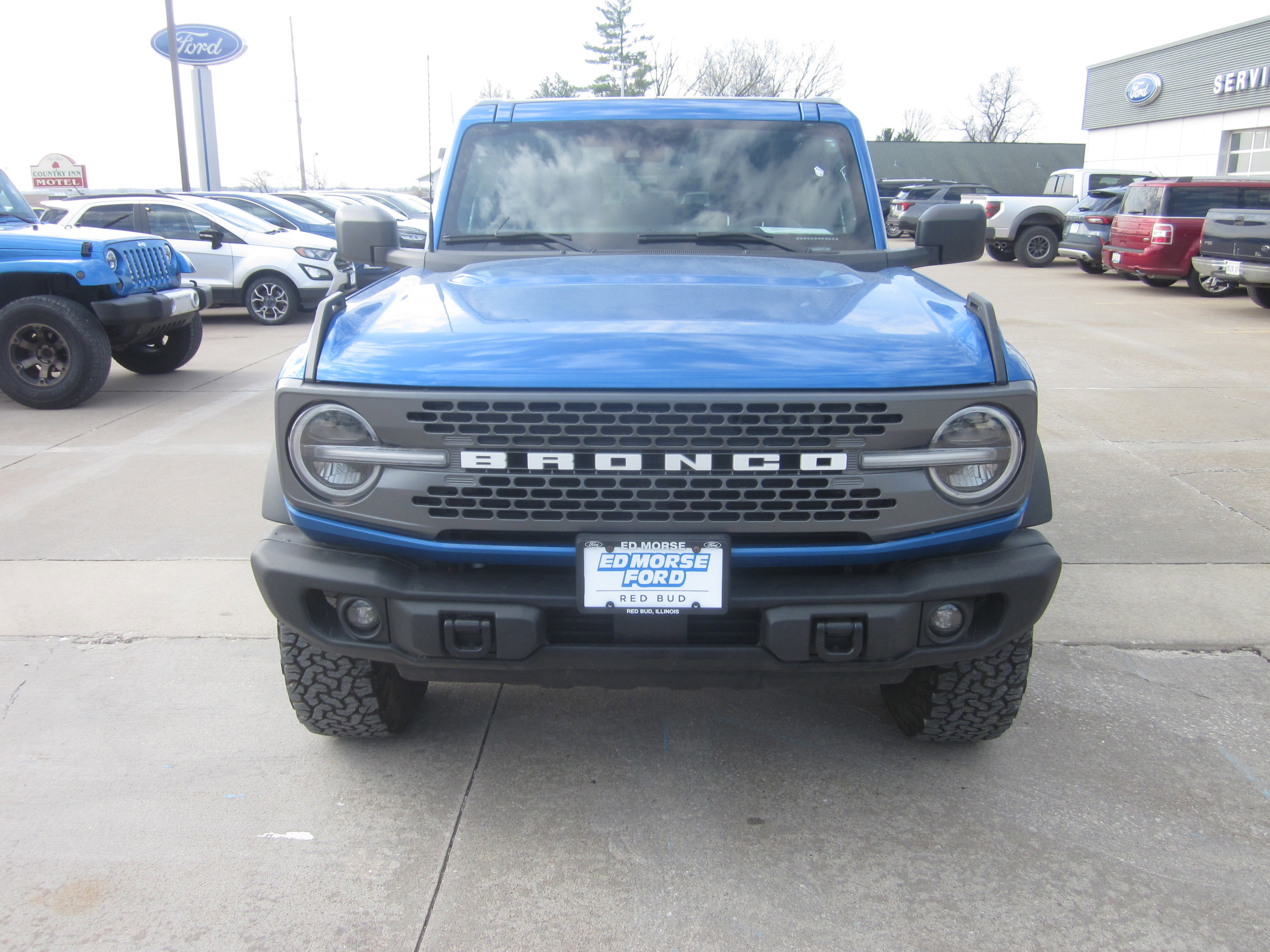 Used 2025 Ford Bronco Badlands AWD/4WD image 2