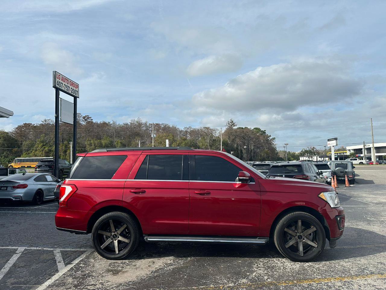 Used 2018 Ford Expedition XLT w/ Equipment Group 202A RWD image 8