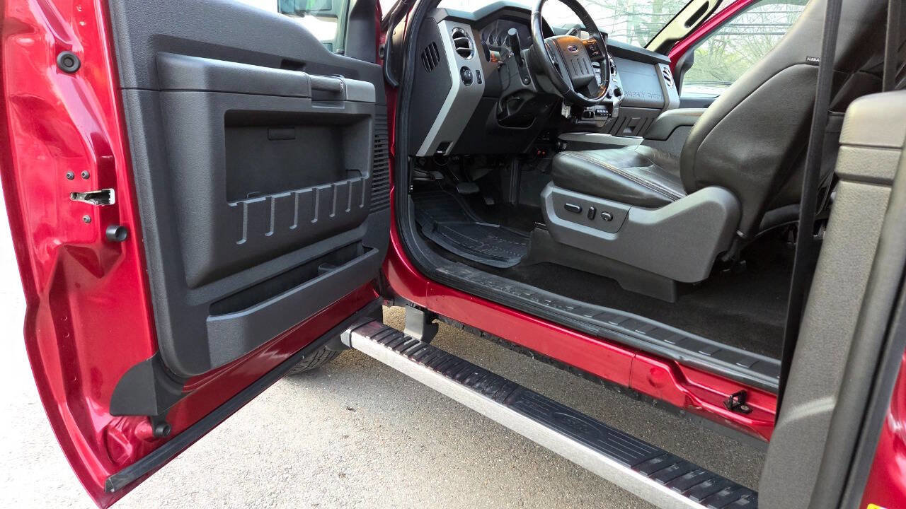 Used 2014 Ford F350 Lariat w/ Chrome Package image 28