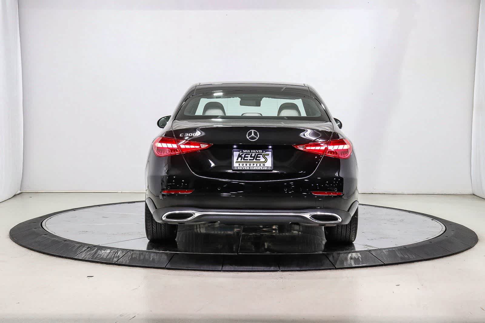 Used 2024 Mercedes-Benz C 300 Sedan image 3