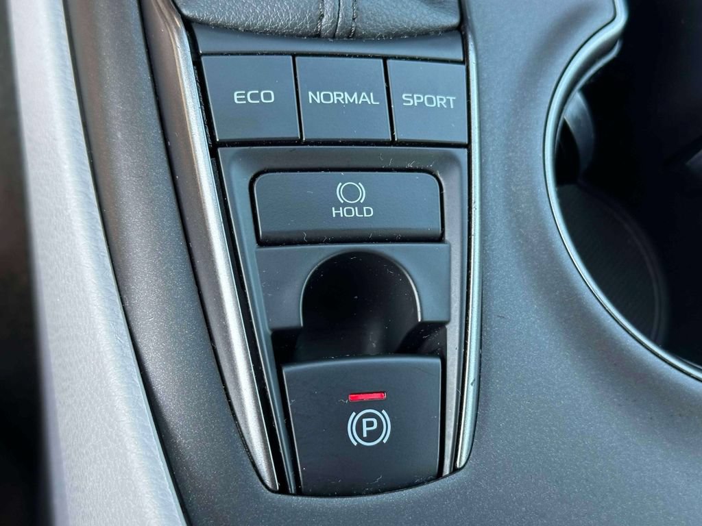 Used 2024 Toyota Camry SE AWD/4WD image 27