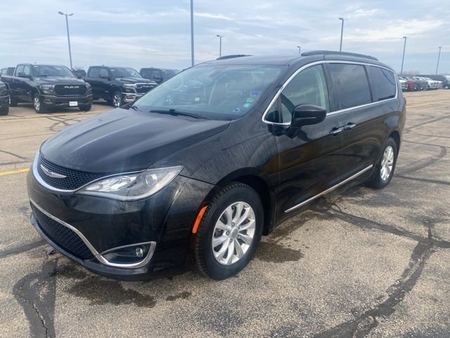 Used 2017 Chrysler Pacifica Touring-L image 5