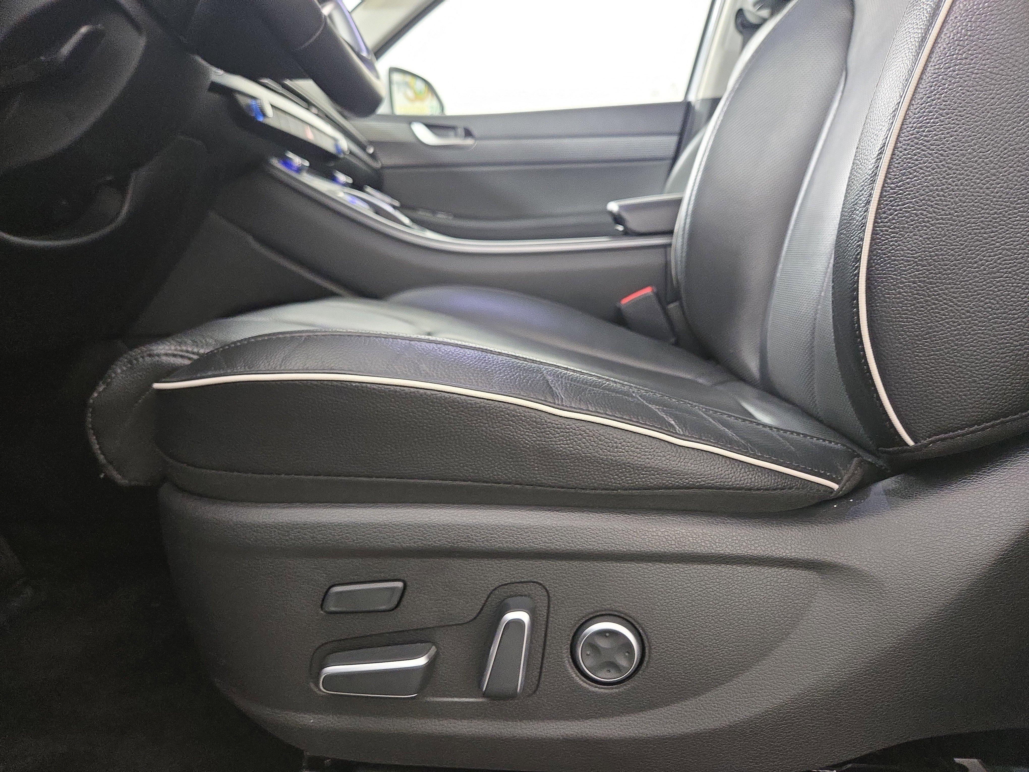 Used 2023 Hyundai Palisade Limited image 32