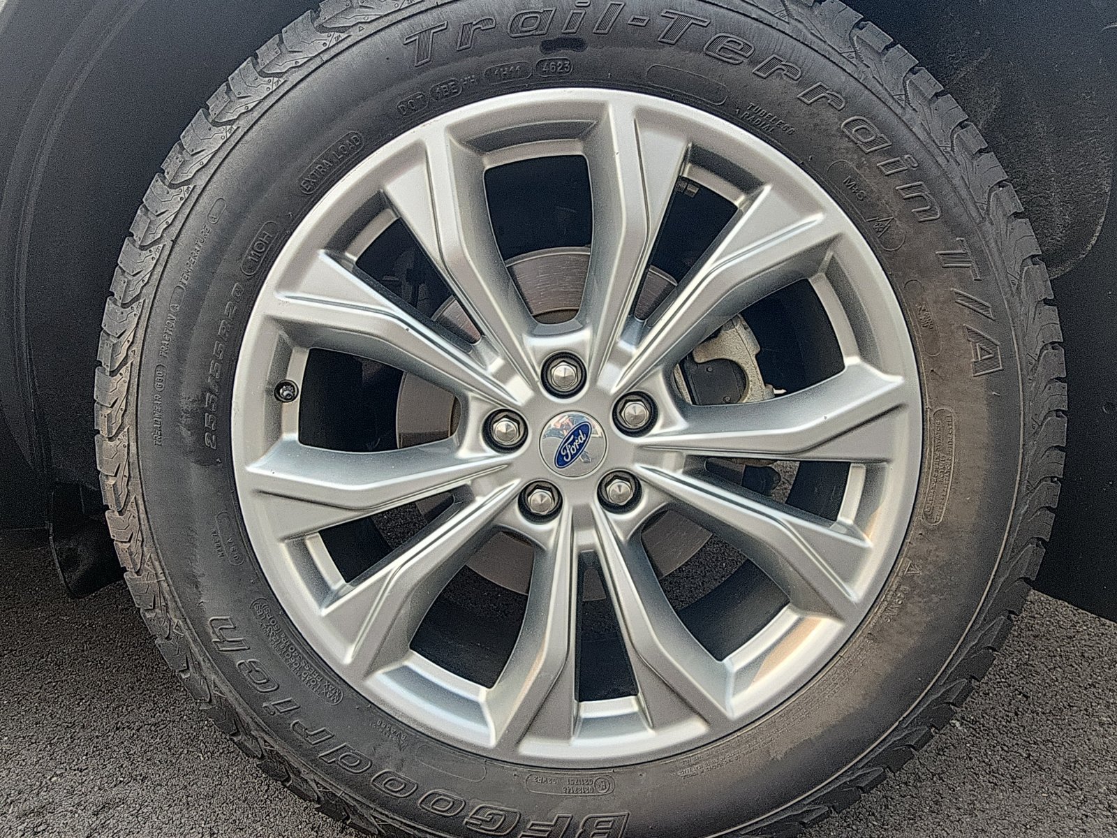 Used 2020 Ford Explorer XLT w/ Equipment Group 202A AWD/4WD image 9