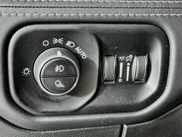 Used 2024 RAM 1500 Limited AWD/4WD image 14
