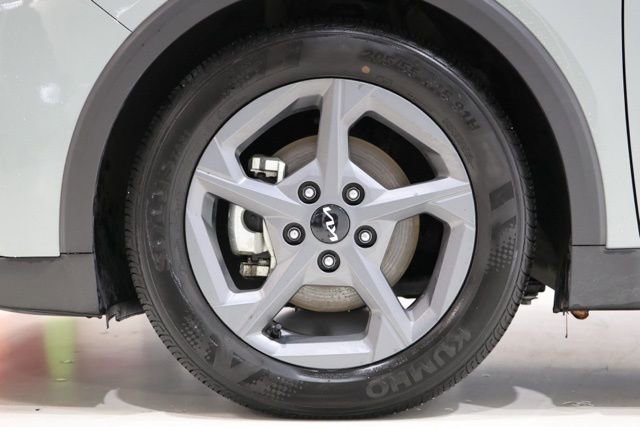 Used 2025 Kia K4 LXS image 11