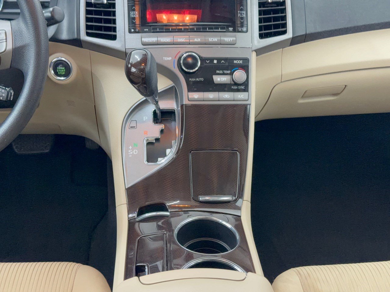 Used 2010 Toyota Venza w/ Convenience Pkg FWD image 22