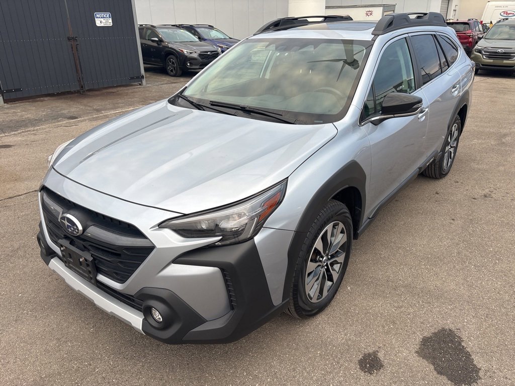 Used 2023 Subaru Outback Limited image 6