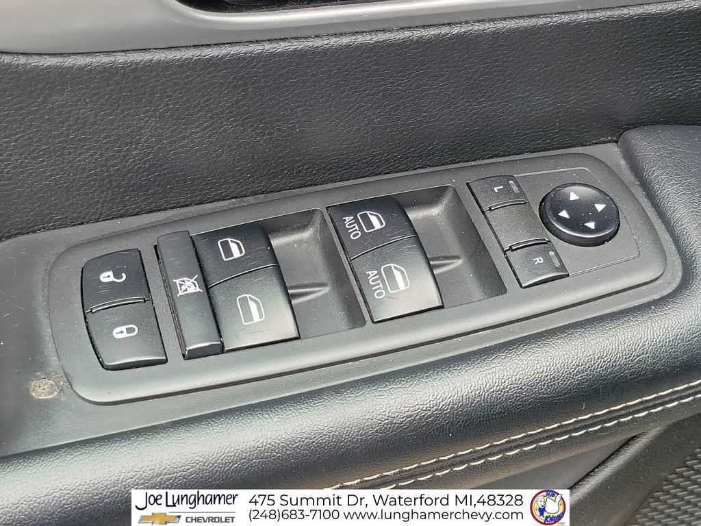 Used 2019 Chrysler Pacifica Touring-L w/ Advanced Safetytec Group FWD image 25