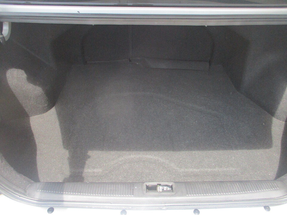 Used 2003 Hyundai Elantra GLS FWD image 7