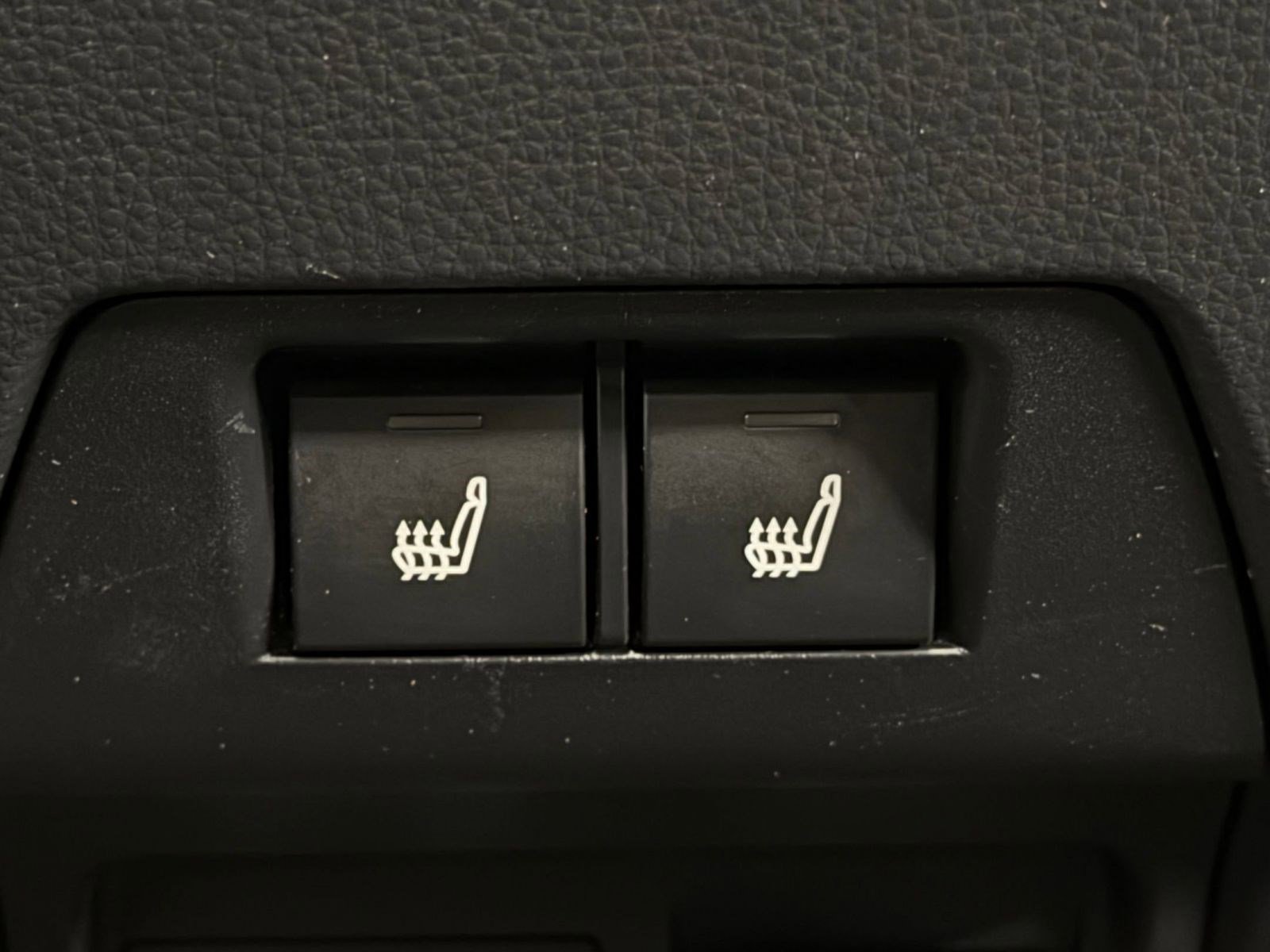 Used 2025 Toyota Prius Plug-In Hybrid w/ Limited Premium Package image 17