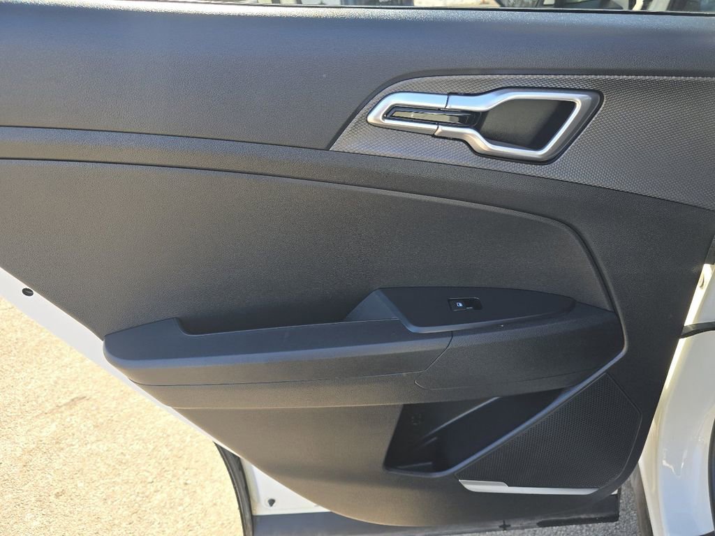 Used 2023 Kia Sportage LX image 21