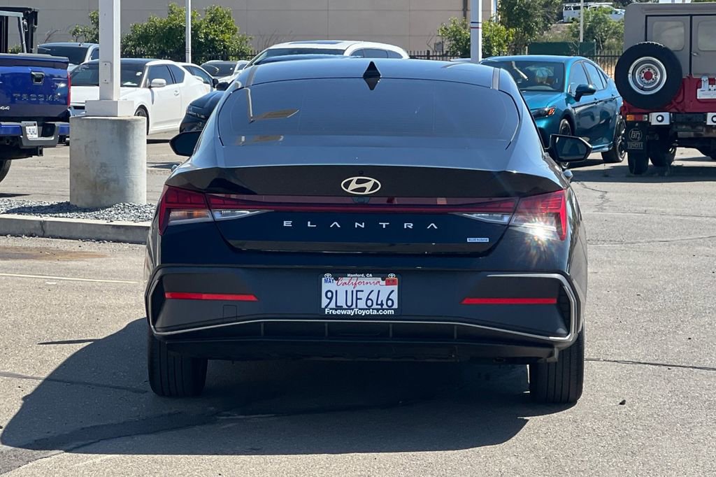 Used 2024 Hyundai Elantra Blue FWD image 6