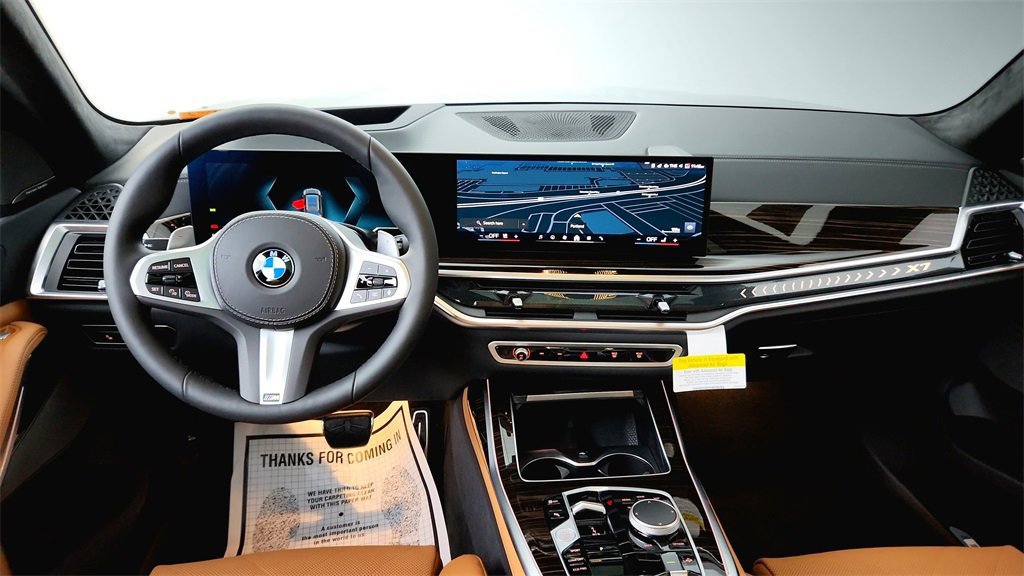 Used 2025 BMW X7 xDrive40i w/ M Sport Package image 41