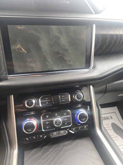 Used 2024 GMC Yukon XL Denali w/ Advanced Technology Package image 18