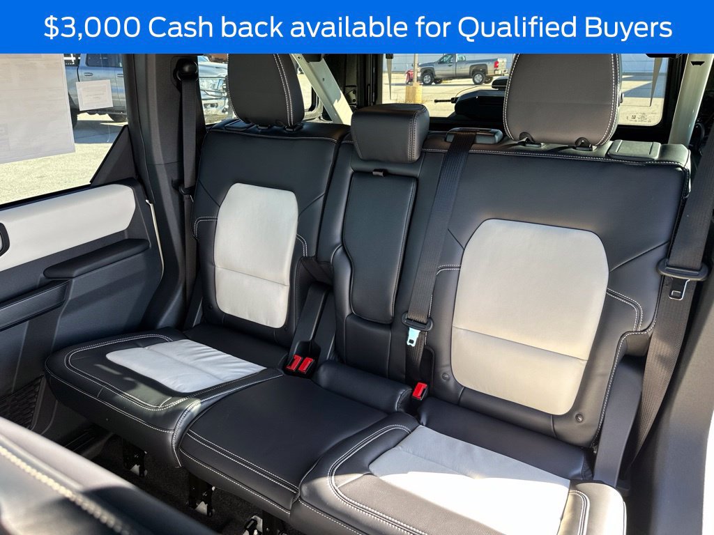 New 2026 Ford Bronco Outer Banks w/ Sasquatch Package AWD/4WD image 13