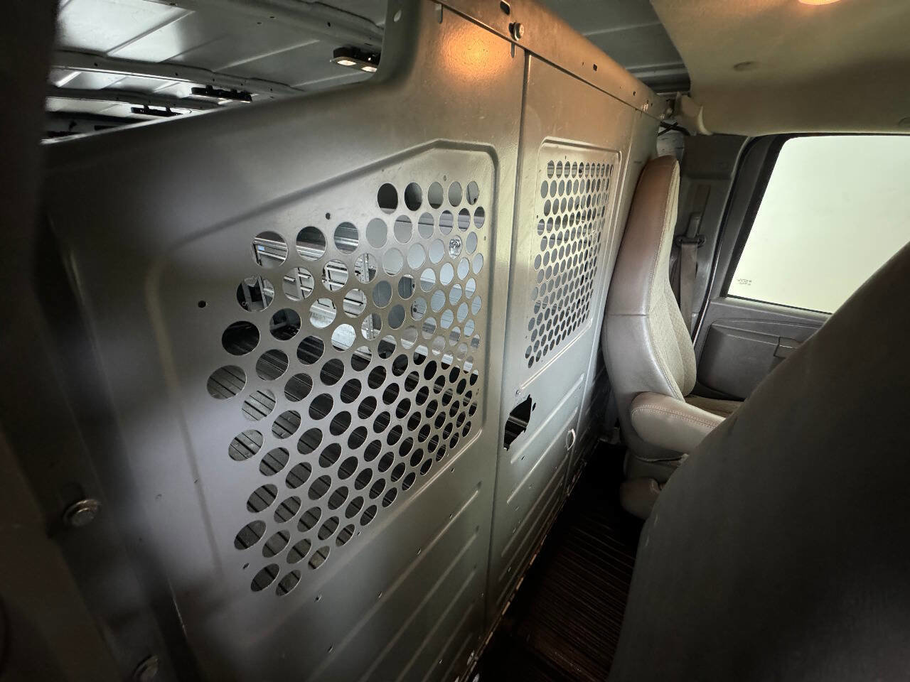 Used 2017 GMC Savana 2500 image 66