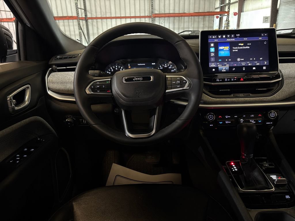 Used 2024 Jeep Compass Latitude w/ Convenience Group image 13