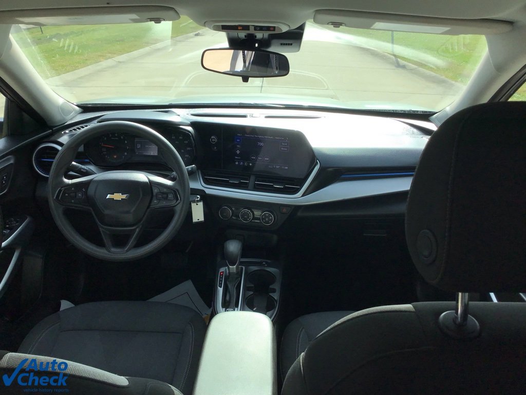 Used 2024 Chevrolet Trax LS w/ Driver Confidence Package image 16