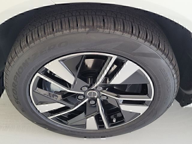 Certified 2026 Volvo XC60 B5 Core w/ Protection Package Premier image 16