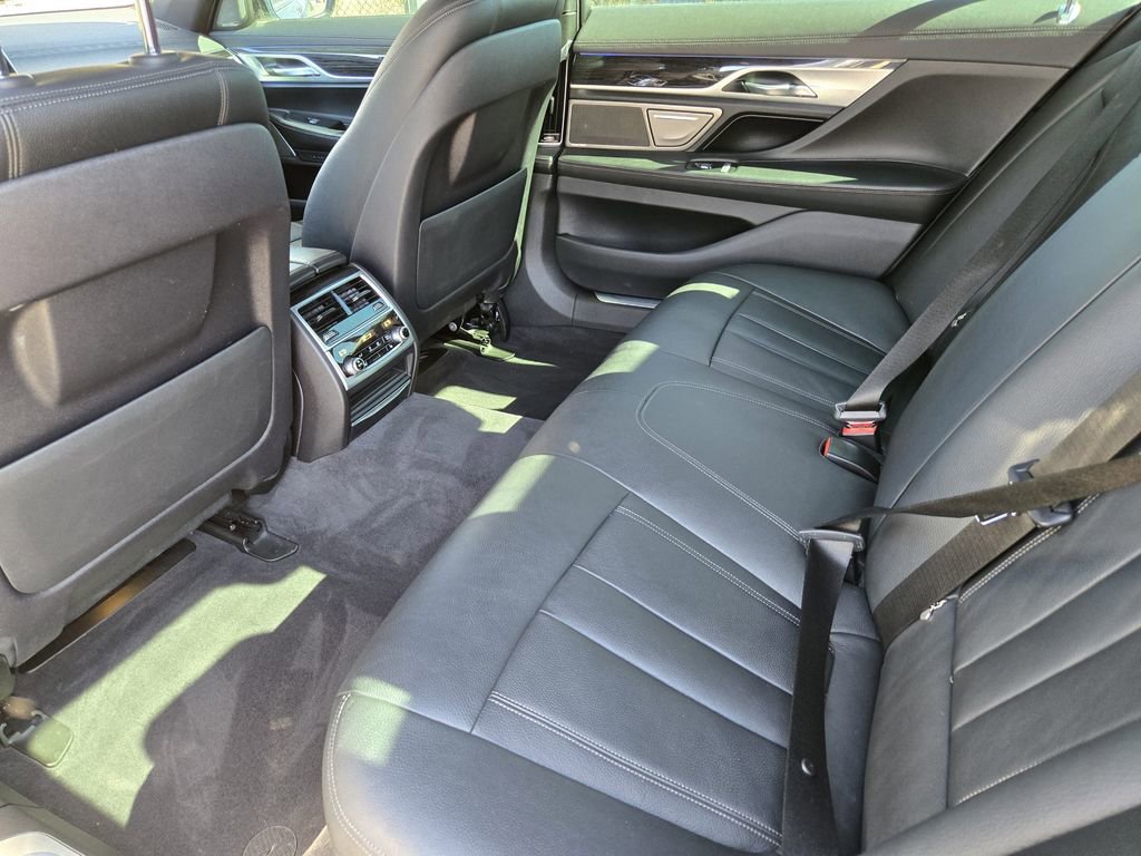 Used 2019 BMW 740i xDrive 740i xDrive w/ M Sport Package image 28